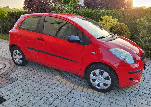 Toyota Yaris cena 14500 przebieg: 89000, rok produkcji 2006 z Pasym małe 529